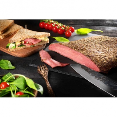 Pastrami (100 % Frsenbrust, gepkelt, geruchert) - gerucherte, fein gewrzte Spezialitt